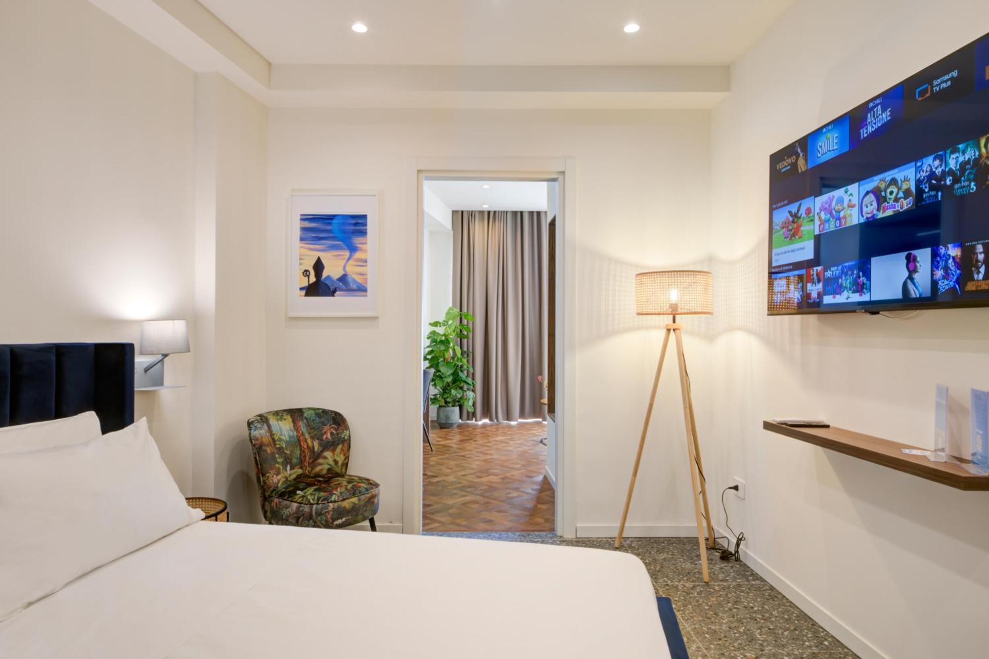 Well Suites - Piazza Dei Martiri Neapel Exterior foto