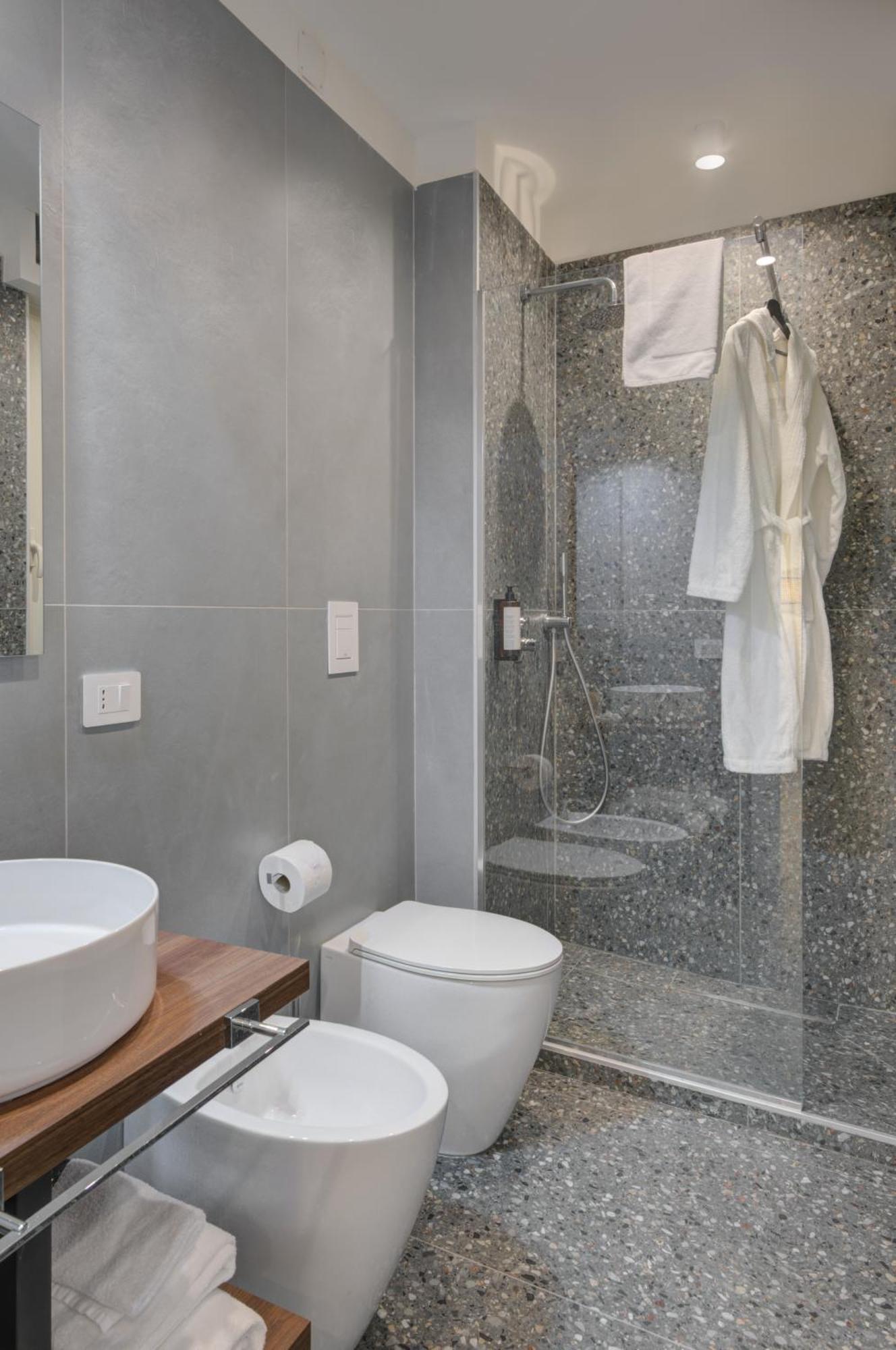 Well Suites - Piazza Dei Martiri Neapel Exterior foto